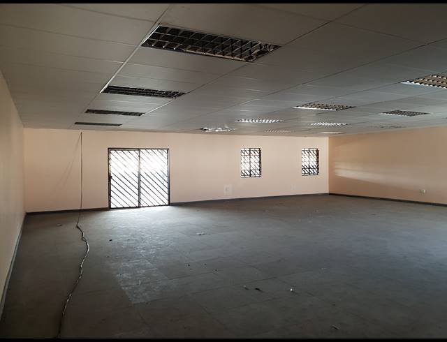 584M² WAREHOUSE FOR SALE IN SPARTAN